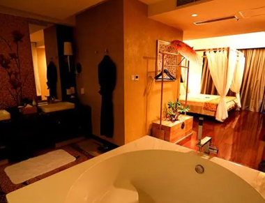 昆明养生会所的黄昏恋：当爱情遇上八十岁